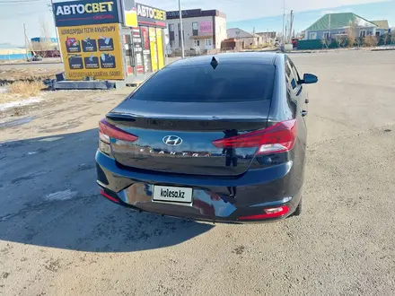 Hyundai Elantra 2019 года за 5 500 000 тг. в Атырау – фото 4