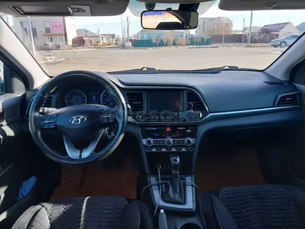 Hyundai Elantra 2019 года за 5 500 000 тг. в Атырау – фото 5