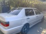 Volkswagen Vento 1995 года за 1 700 000 тг. в Алматы – фото 3