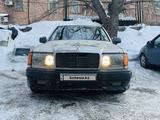 Mercedes-Benz E 200 1988 годаүшін900 000 тг. в Усть-Каменогорск – фото 2