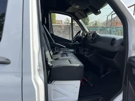 Mercedes-Benz Sprinter 2020 года за 26 400 000 тг. в Алматы – фото 31