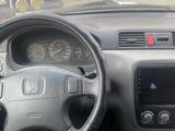 Honda CR-V 1998 годаүшін3 500 000 тг. в Усть-Каменогорск – фото 5