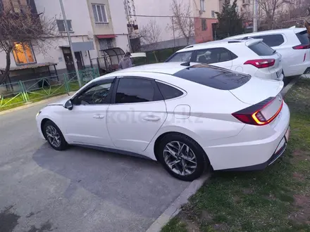 Hyundai Sonata 2021 года за 9 000 000 тг. в Шымкент – фото 4