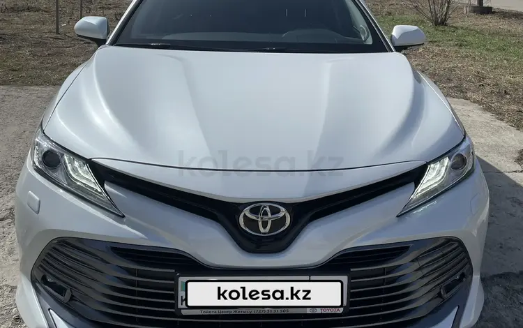 Toyota Camry 2018 годаүшін16 500 000 тг. в Риддер