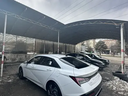 Hyundai Elantra 2024 года за 7 426 300 тг. в Бишкек – фото 4