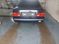 Mercedes-Benz E 200 1997 годаfor2 650 000 тг. в Астана