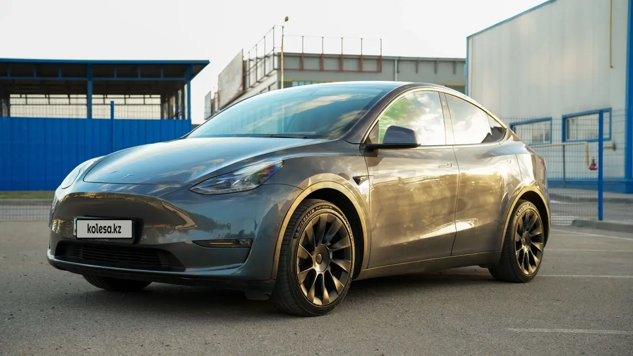 Tesla Model Y, 2022