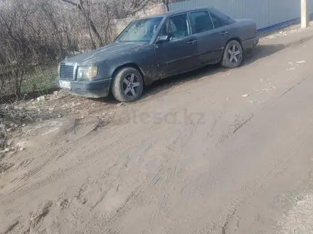 Mercedes-Benz E 260 1987 года за 450 000 тг. в Тараз – фото 4