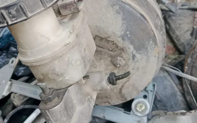 Тормозной цилиндр вакум за 10 000 тг. в Алматы