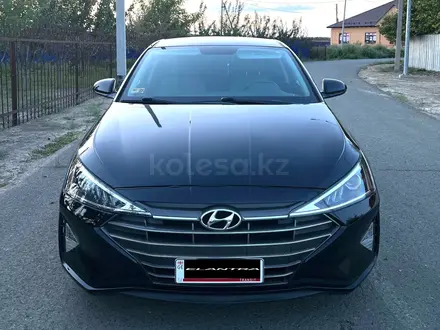 Hyundai Elantra 2019 года за 6 000 000 тг. в Атырау