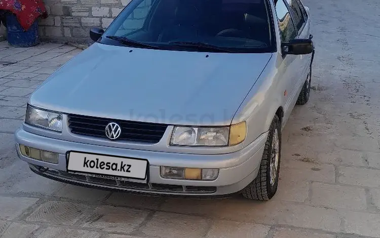 Volkswagen Passat 1994 года за 700 000 тг. в Жанаозен