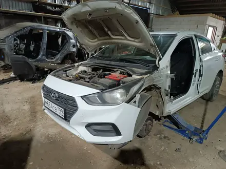 Hyundai Accent 2019 года за 1 000 000 тг. в Астана – фото 3