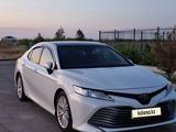 Toyota Camry 2018 года за 15 500 000 тг. в Тараз – фото 2