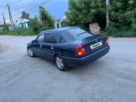 Mercedes-Benz C 180 1995 года за 1 550 000 тг. в Караганда – фото 13