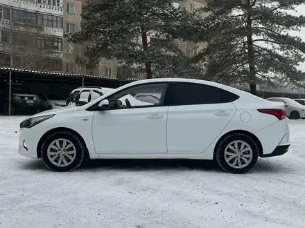 Hyundai Accent БЕЗ ВОДИТЕЛЯ в Павлодар – фото 3