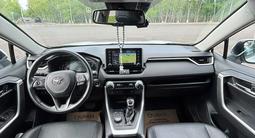 Toyota RAV4 2021 года за 17 300 000 тг. в Астана – фото 4