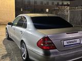 Mercedes-Benz E 320 2005 годаfor4 000 000 тг. в Жанаозен – фото 4