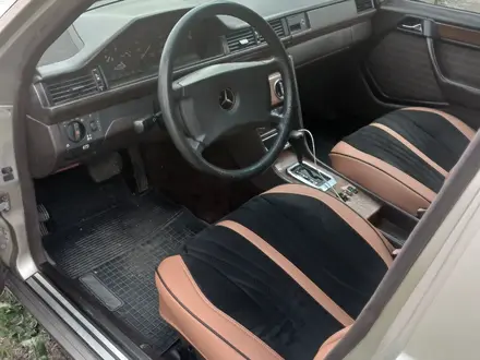 Mercedes-Benz E 230 1991 года за 2 450 000 тг. в Алматы – фото 5