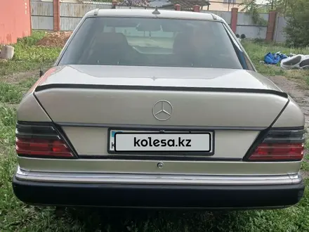 Mercedes-Benz E 230 1991 года за 2 450 000 тг. в Алматы – фото 7