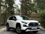 Toyota RAV4 2023 года за 15 200 000 тг. в Караганда – фото 2
