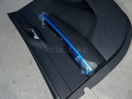Обшивка водительской двери Hyundai Custin 2021-2025 новый оригинал. за 76 520 тг. в Алматы – фото 2