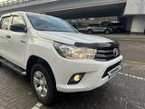 Toyota Hilux 2018 года за 14 500 000 тг. в Алматы – фото 4