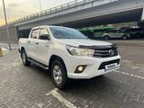 Toyota Hilux 2018 года за 14 500 000 тг. в Алматы – фото 2