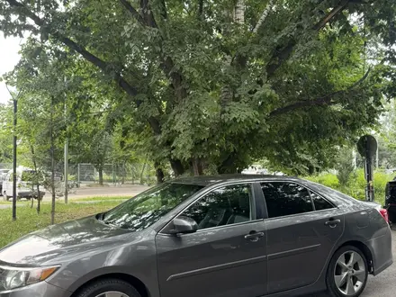 Toyota Camry 2014 года за 7 300 000 тг. в Алматы – фото 2