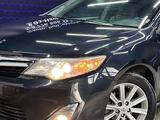 Toyota Camry 2014 года за 6 100 000 тг. в Актобе – фото 2