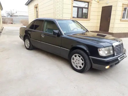 Mercedes-Benz E 260 1989 года за 2 200 000 тг. в Кызылорда – фото 3