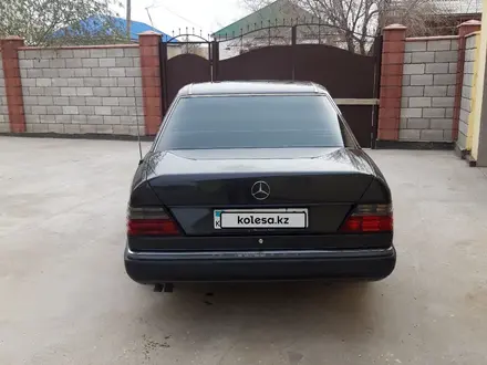 Mercedes-Benz E 260 1989 года за 2 200 000 тг. в Кызылорда – фото 4