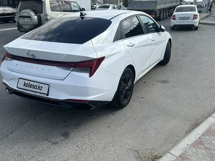 Hyundai Elantra 2021 года за 10 000 000 тг. в Актау – фото 2