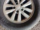 Комплект зимней резины с диском на Hyundai accent за 150 000 тг. в Алматы – фото 5
