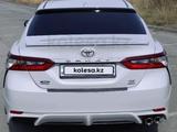 Toyota Camry 2022 года за 12 000 000 тг. в Костанай – фото 3