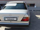Mercedes-Benz E 300 1992 года за 2 600 000 тг. в Отеген-Батыр – фото 3