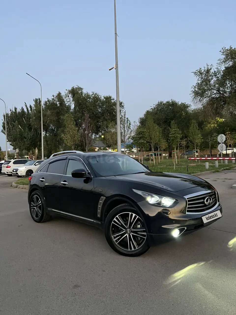 Infiniti FX37, 2013