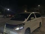 Toyota Alphard 2010 года за 6 900 000 тг. в Алматы