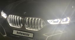 BMW X6 2021 года за 44 500 000 тг. в Алматы – фото 2