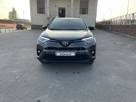 Toyota RAV4 2017 года за 12 299 999 тг. в Алматы – фото 4