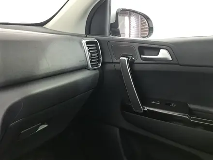 Kia Sportage 2020 года за 10 190 000 тг. в Алматы – фото 14