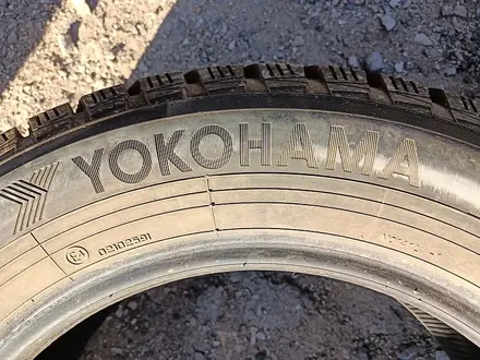 Шины 215/60 R16 — "Yokohama ice Guard IG65", шипованные. Три шины за 140 000 тг. в Астана – фото 8