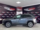 Toyota RAV4 2022 года за 14 000 000 тг. в Атырау – фото 3