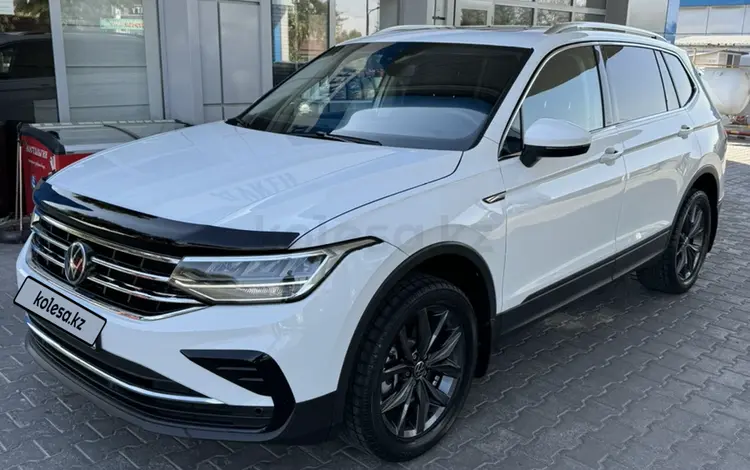 Volkswagen Tiguan 2022 года за 15 500 000 тг. в Шымкент