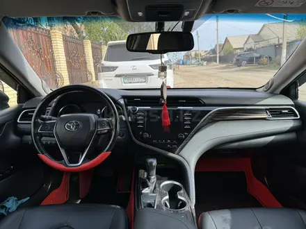 Toyota Camry 2019 года за 14 500 000 тг. в Жезказган – фото 11