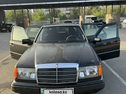 Mercedes-Benz E 220 1993 года за 1 750 000 тг. в Талдыкорган – фото 10