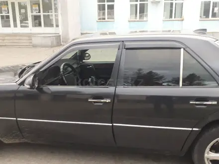 Mercedes-Benz E 320 1993 года за 2 800 000 тг. в Усть-Каменогорск – фото 6