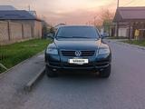 Volkswagen Touareg 2005 года за 5 400 000 тг. в Шымкент – фото 5