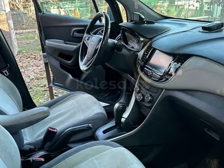 Chevrolet Tracker 2021 года за 7 500 000 тг. в Алматы – фото 41