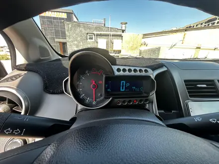 Chevrolet Aveo 2014 года за 3 500 000 тг. в Актау – фото 4
