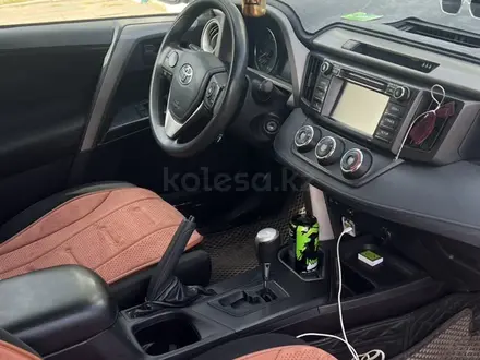 Toyota RAV4 2018 года за 11 500 000 тг. в Актобе – фото 6